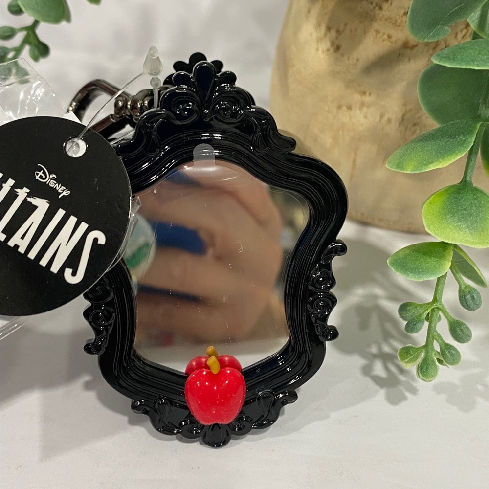 Disney Villains Bath & Body Works “Evil Queen” Mirror PocketBac Holder - Picture 2 of 7